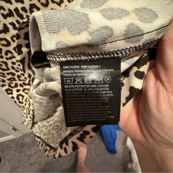 H&M Leopard Print Short Sleeve Shift Dress (Size‎ S) - Picture 4 of 4